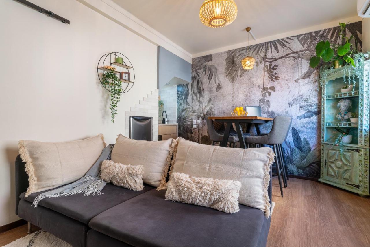 Arty Vintage Townhouse With Rooftop Shower & Sun Loungers オリョン エクステリア 写真